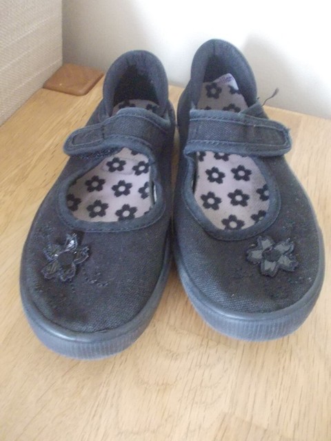 clarks school plimsolls
